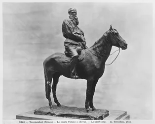 Leo Tolstoy riding Delire